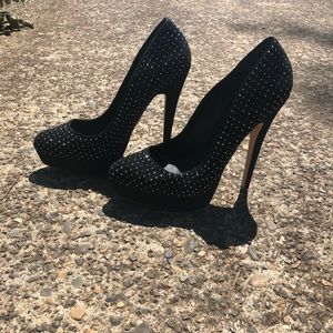 Super cute black heels